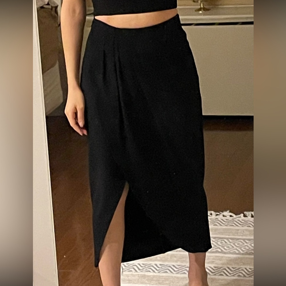 Aritzia Babaton Kinsley Wrap Skirt